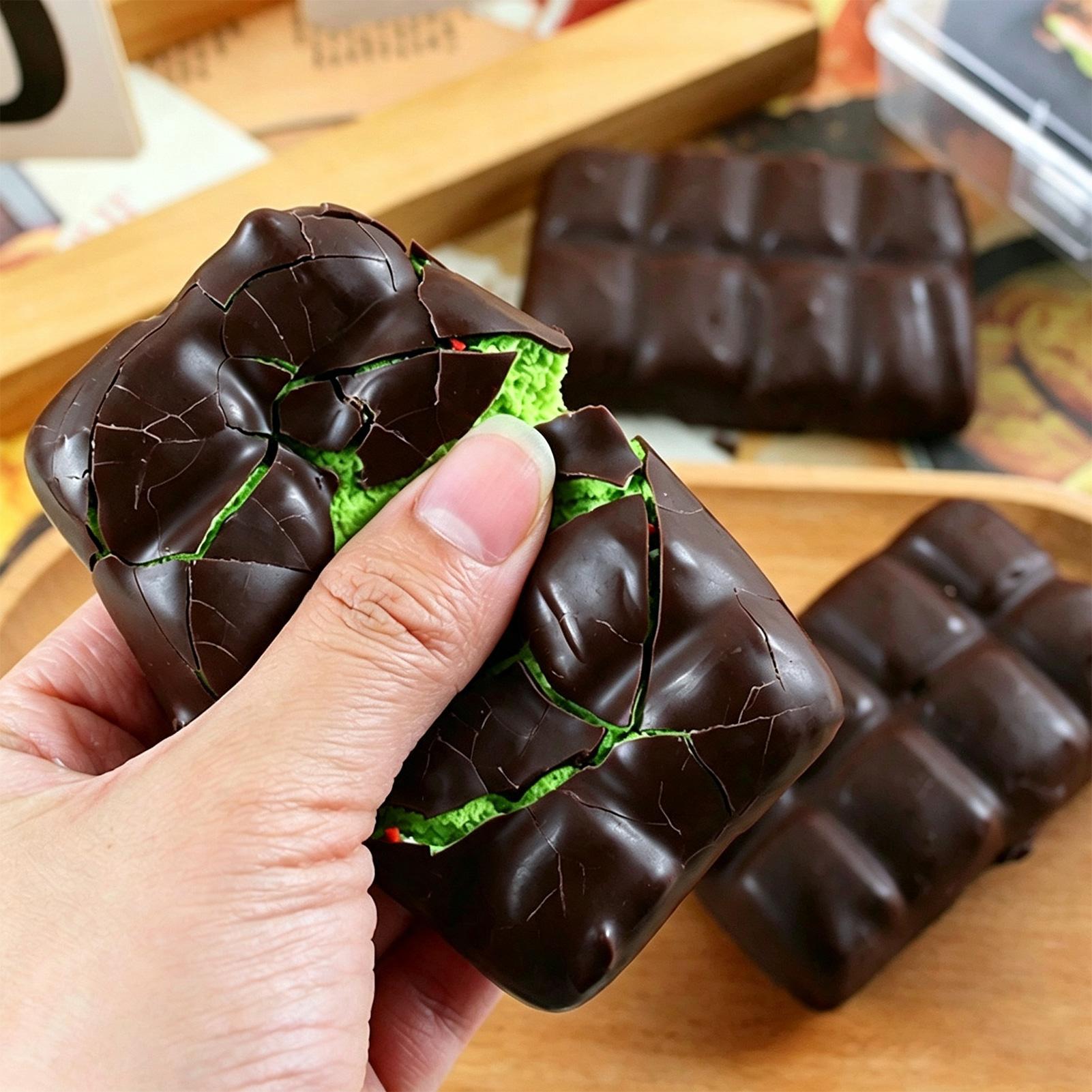 Chocolate Squishy Squeeze Toy  - Party Games Crazy recension och pris