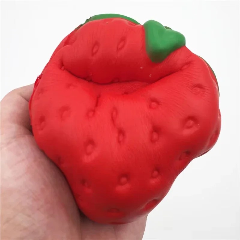 Extra Large Strawberry Squishy - Party Games Graduation recension och pris